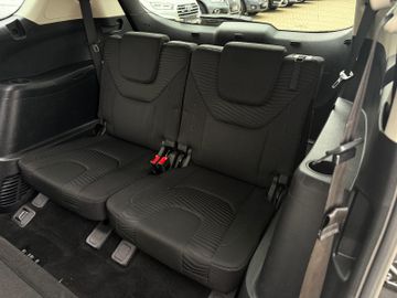 Ford S-Max - 12
