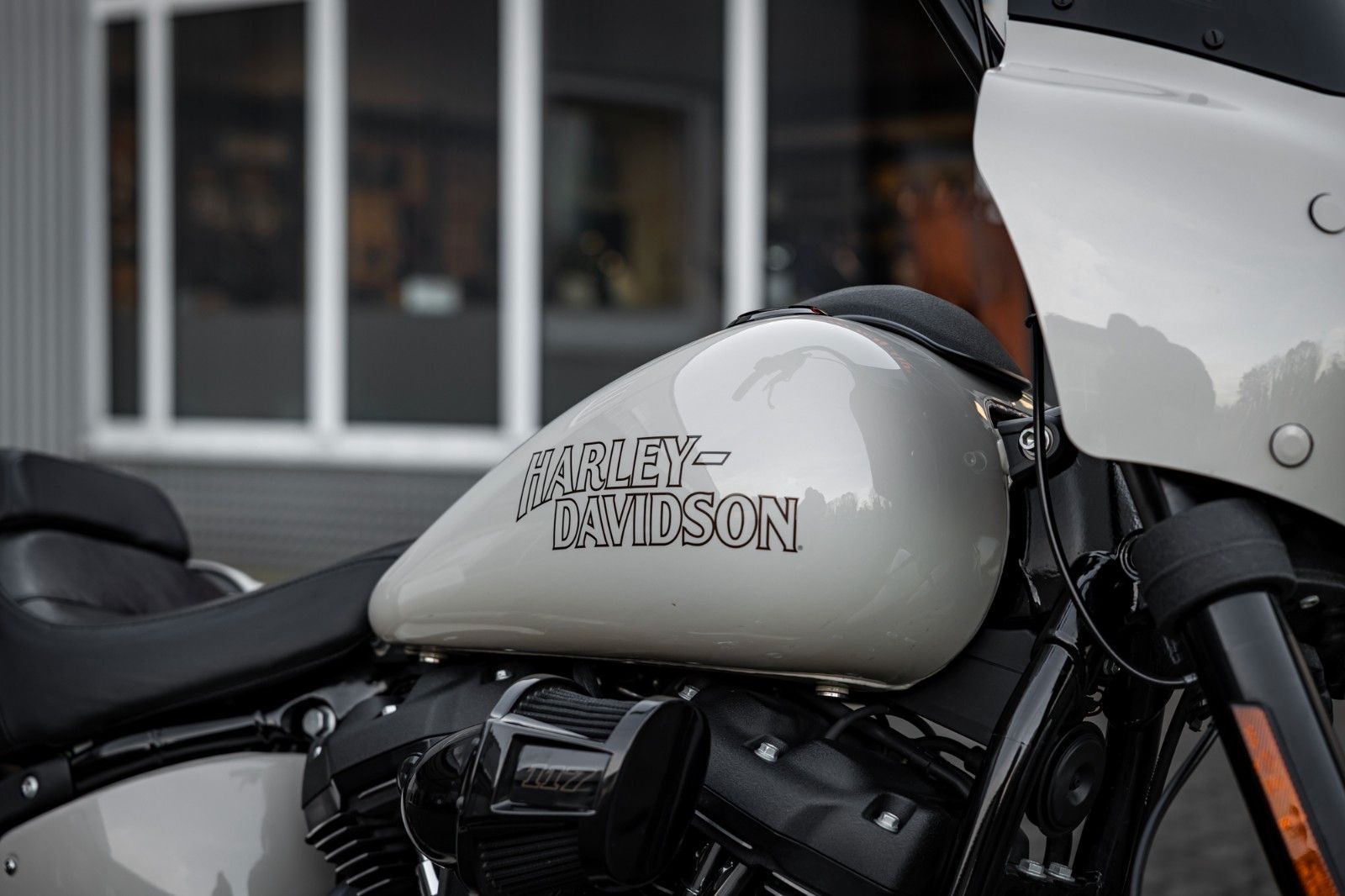 Fahrzeugabbildung Harley-Davidson FXLRS LOW RIDER S 117 CUI - JEKILL&HYDE -