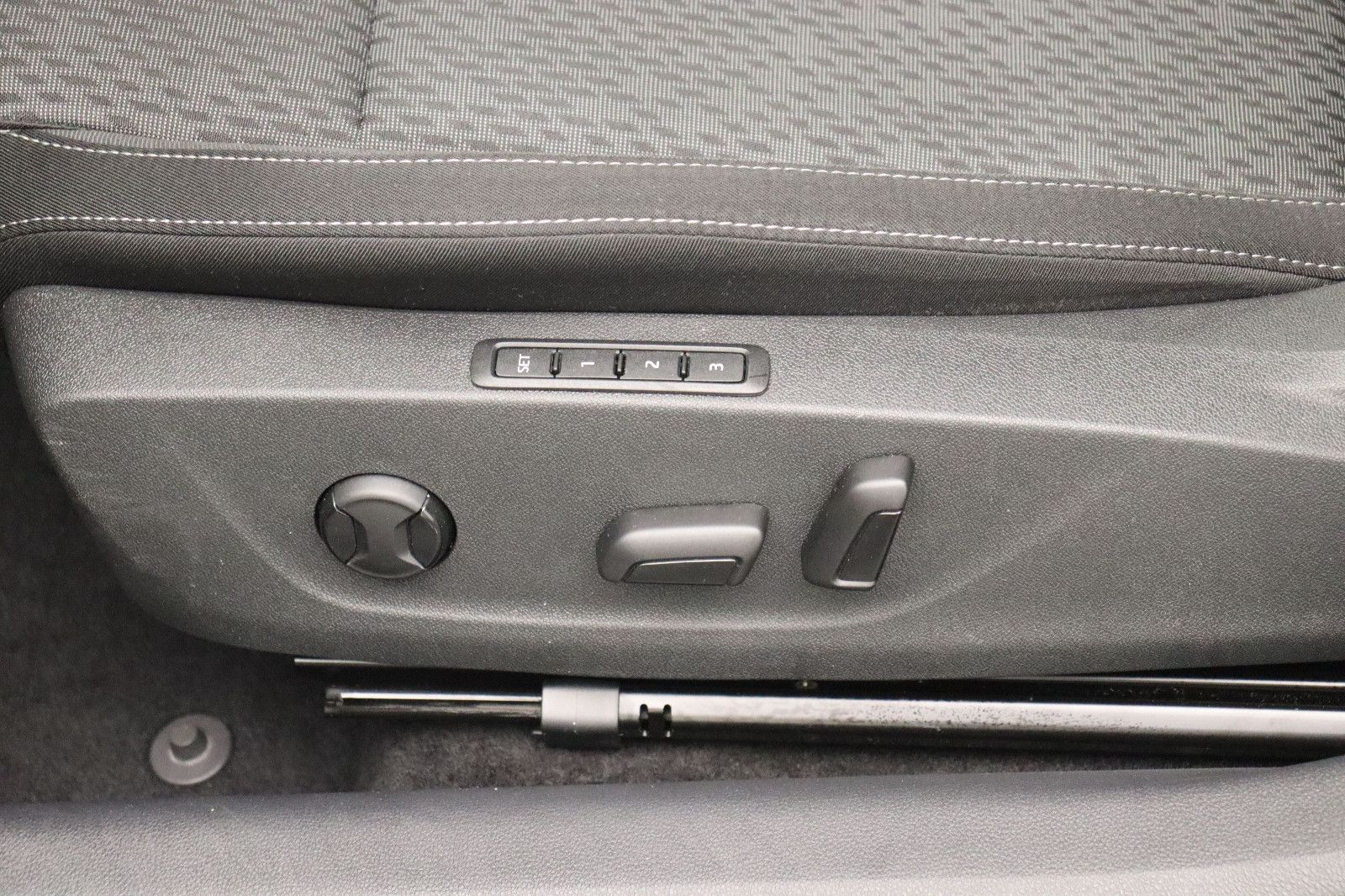 Fahrzeugabbildung SKODA Octavia Combi First Edition DSG LED ACC  Kamera