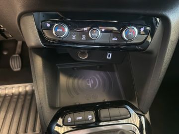 Fotografie 14 des Opel Corsa F GS Navi Kamera Sitz-/Lenkradheizung