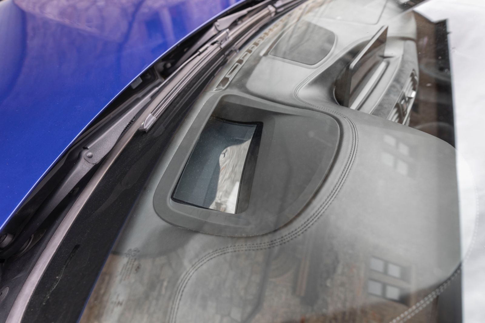 Fahrzeugabbildung BMW M4 CS Head UP LED NAV KAM PDC DKG