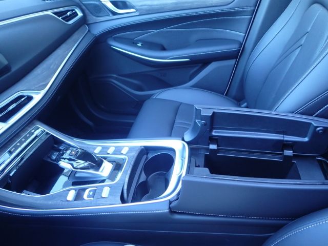 Fahrzeugabbildung DFSK Fengon E5 PHEV El. Panodach digitales Cockpit So