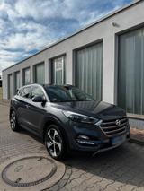 Hyundai Tucson 2.0 - Hyundai TUCSON: Hyunda