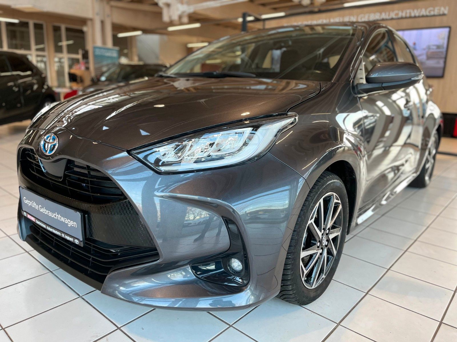 Fahrzeugabbildung Toyota Yaris Hybrid Team Deutschland / Comfort-Paket