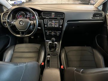 MYAUTOCENTER – Gebraucht- und Jahreswagen mit Werkstattservice in Pfaffenhofen Volkswagen Golf VII Variant Highline BMT *R Line*Navi*Xenon