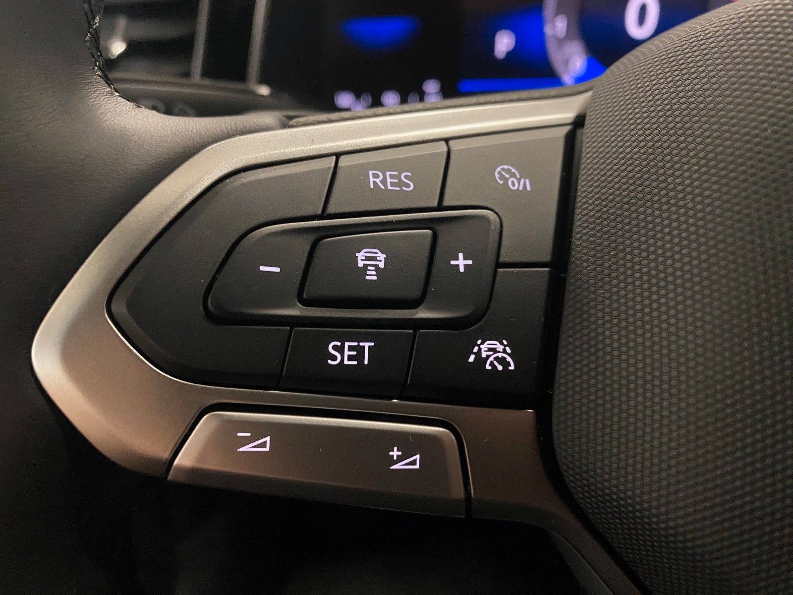 Fahrzeugabbildung Volkswagen Taigo 1.5 TSI DSG R-LINE+Black Style+ACC+Matrix+