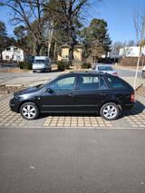 Skoda Fabia Combi 1.4 16V Elegance Automatik Standheiz - Skoda Fabia: 16v Combi
