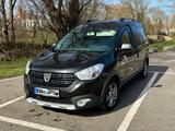 Dacia Dokker Blue dCi 95 Stepway (Camperumbau) - Dacia Dokker: Camper