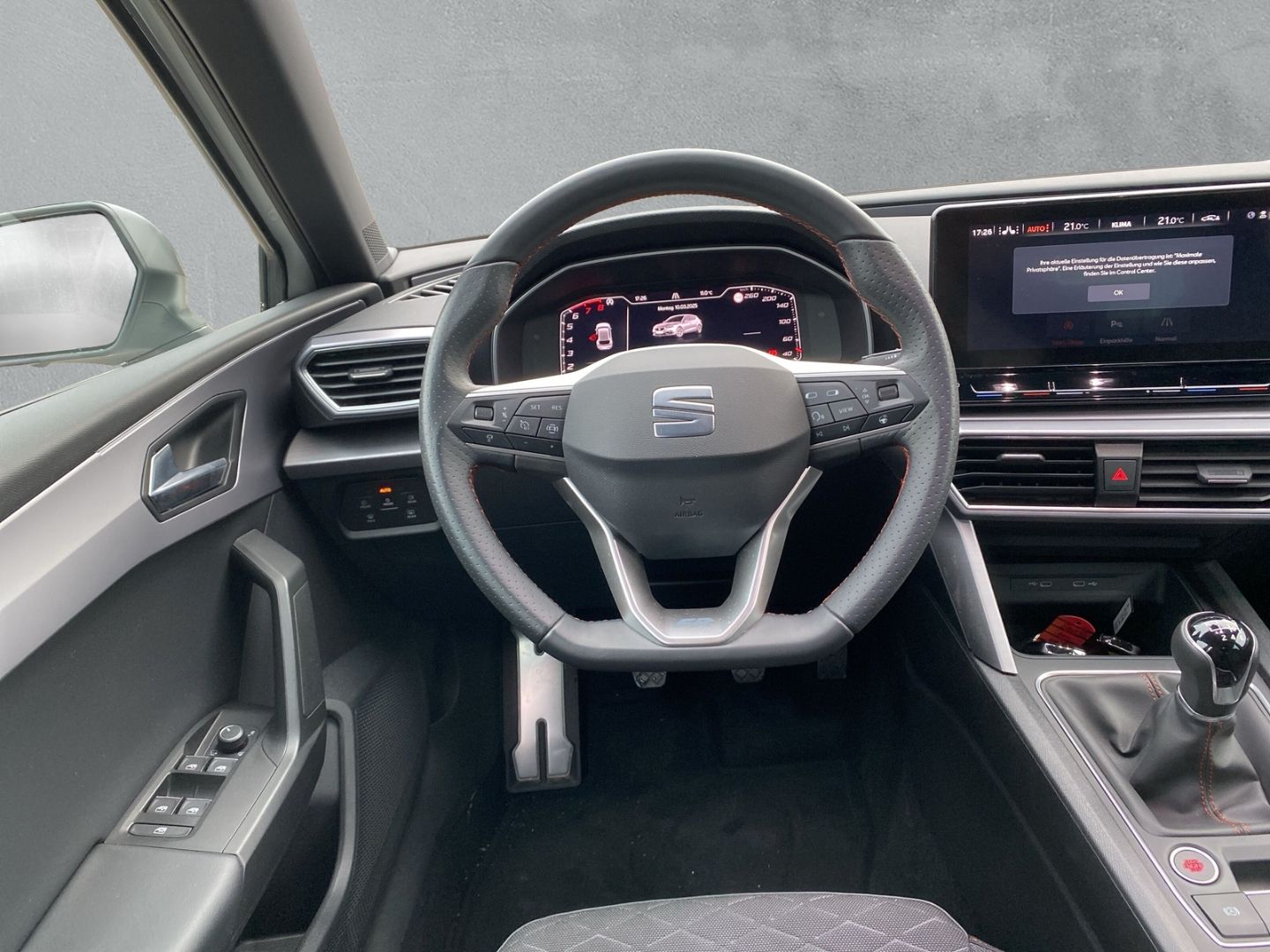 Fahrzeugabbildung SEAT Leon Seat FR Plus 1.5 TSI*NAVI*SHZ*PDC*Full-Link