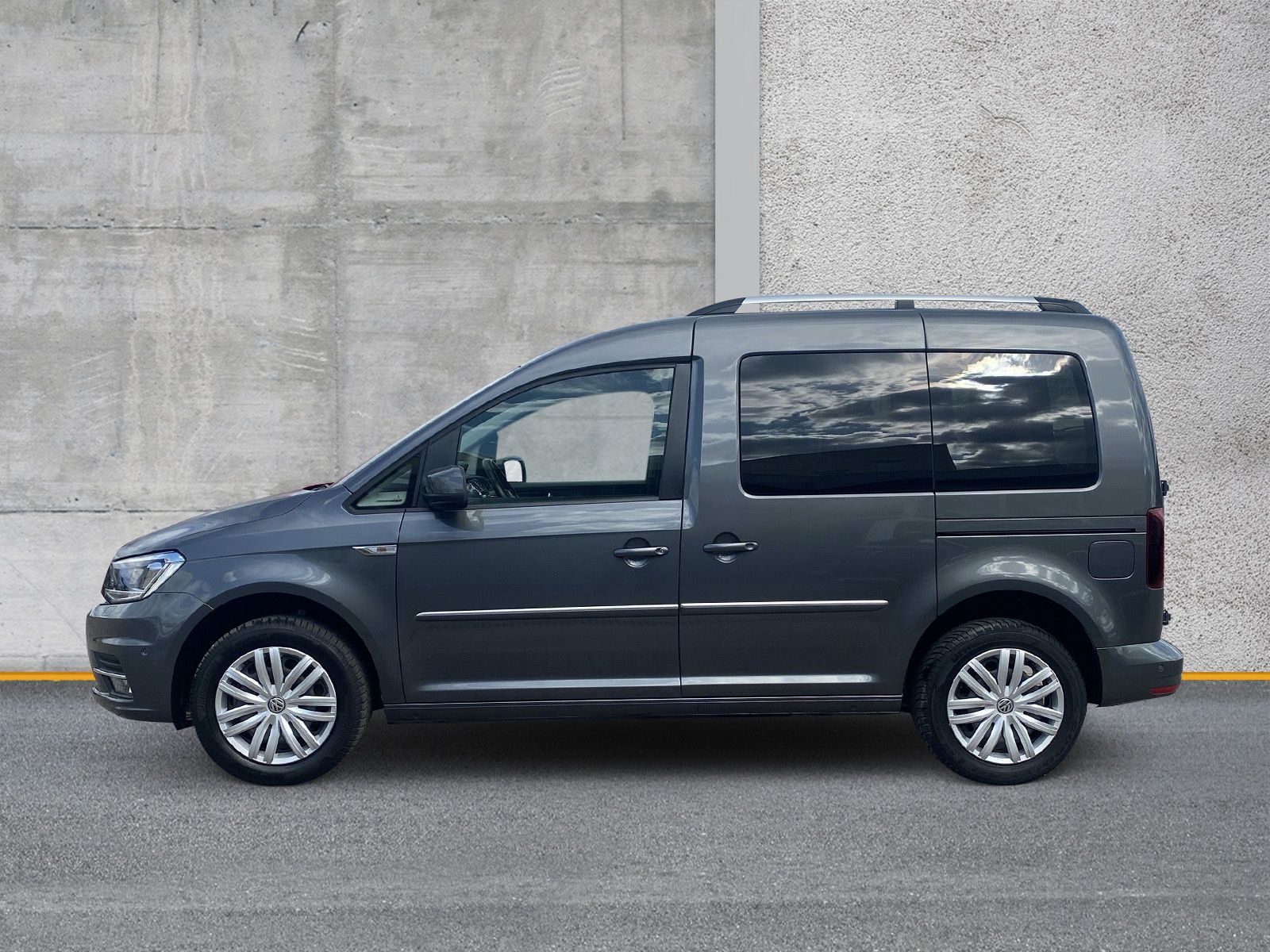 Fahrzeugabbildung Volkswagen Caddy 2.0 TDI Highline XENON NAVI STANDHZG