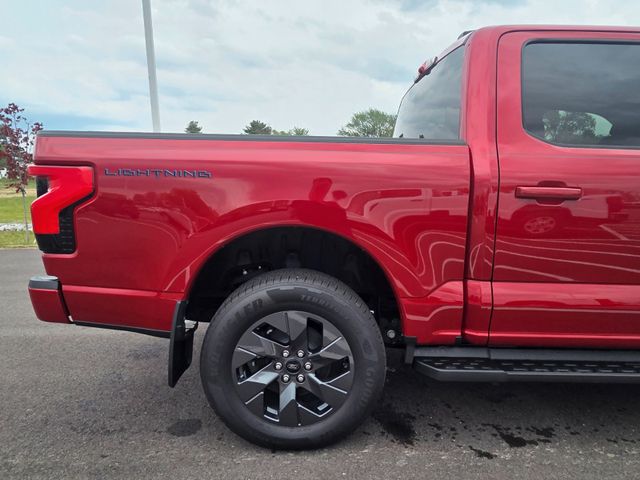 Ford F 150 Lightning Flash grosse Batterie im Vorlauf