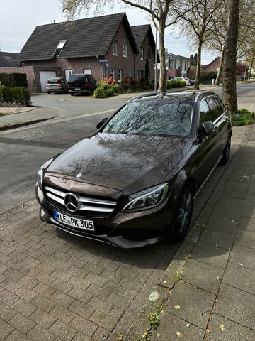 MERCEDES-BENZ C 220