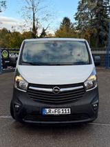 Opel Vivaro - Opel Vivaro aus 2016 mit Diesel-Antrieb: Kleinbus