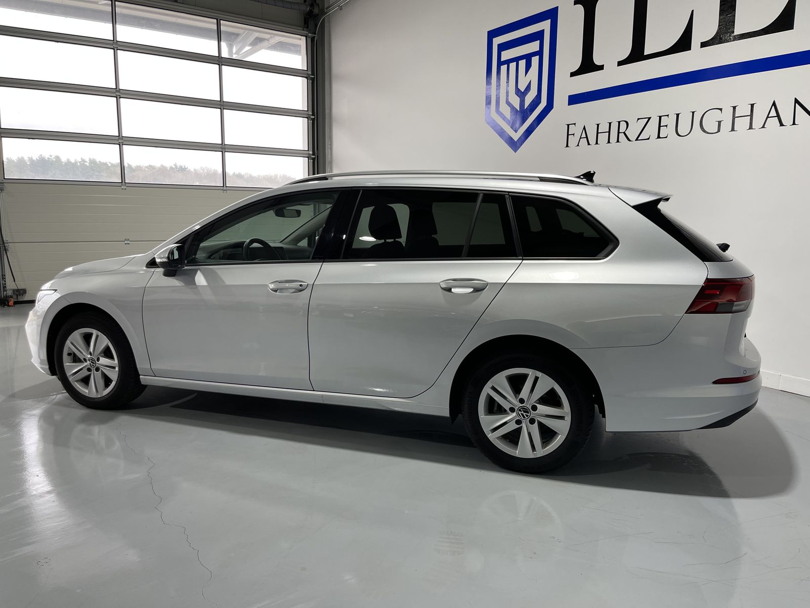 Fahrzeugabbildung Volkswagen Golf Life 2.0 TDI*LED*Navi*Cam*ACC*