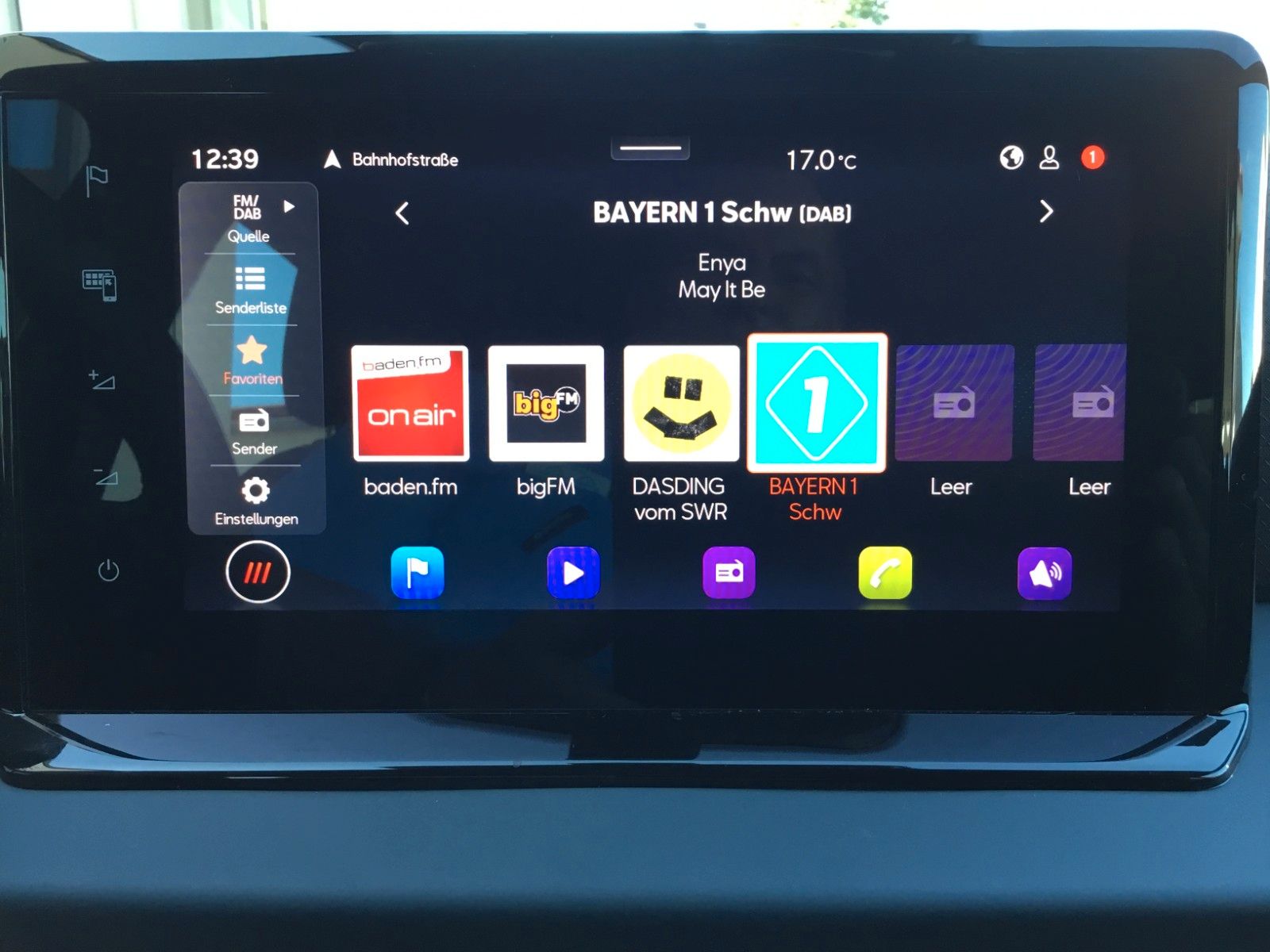 Fahrzeugabbildung SEAT Arona 1.0 TSI Style DSG+AHK+ACC+Navi+Kamera