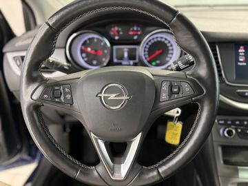 Fotografie des Opel Astra 1.5 D Sports Tourer 120 Jahre