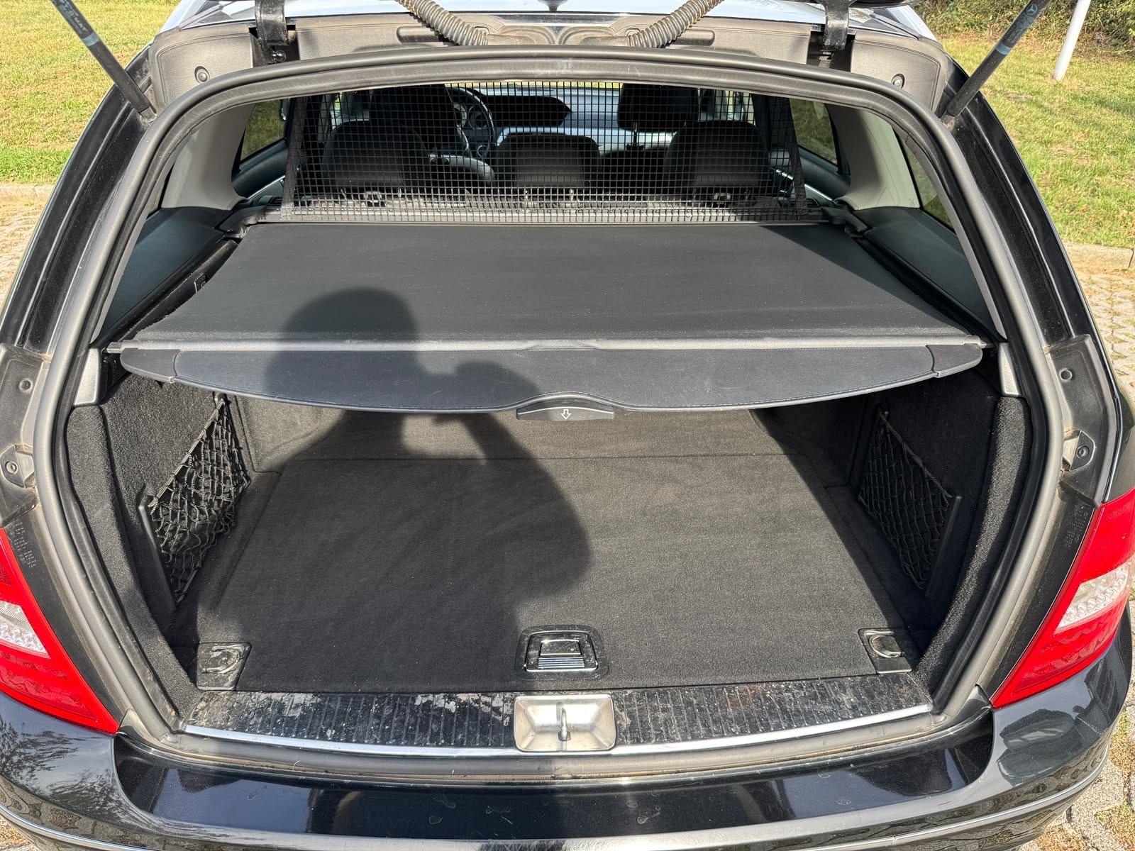 Mercedes-Benz C180 2011 — photo 15