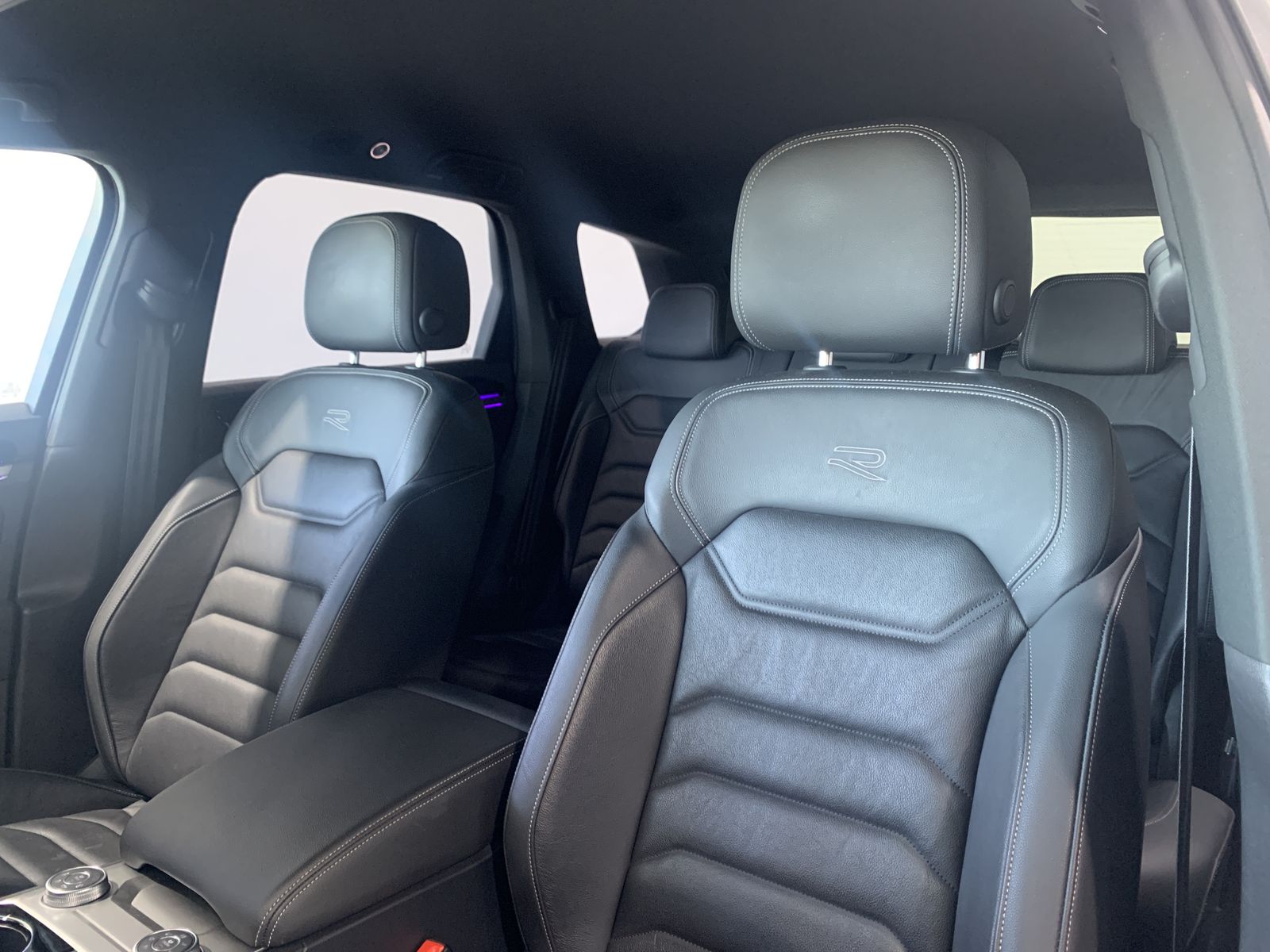 Fahrzeugabbildung Volkswagen Touareg R-Line*4Motion*Leder*AHK*STHZ*Cam*