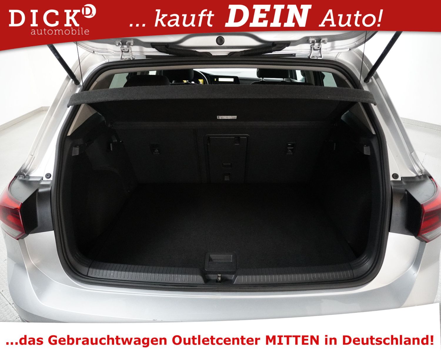 Fahrzeugabbildung Volkswagen Golf VIII 2.0d Life VIRTU+NAVI+LED+ACC+SHZ+SPUR+