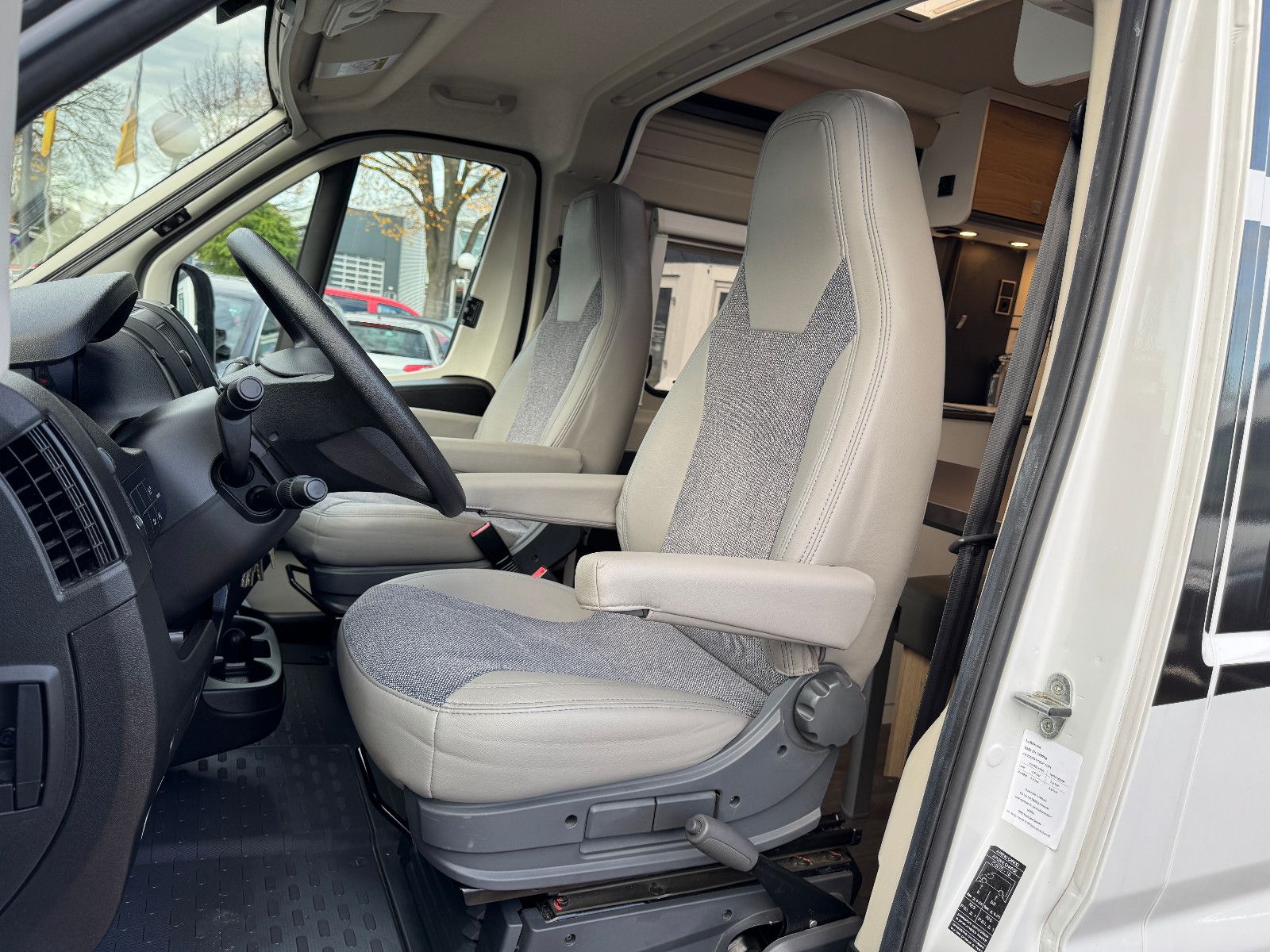 Fahrzeugabbildung Sunlight Cliff 640 FIAT EINZELLBETTEN TV KAMERA 18 ZOLL