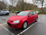 Volkswagen Golf 5 aus 2. Hand - Scheckheftgepflegt - AHK - Volkswagen Golf aus 2005: Golf5
