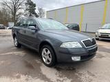 Skoda Octavia Combi Elegance 4X4 - Skoda Octavia aus 2006: Elegance