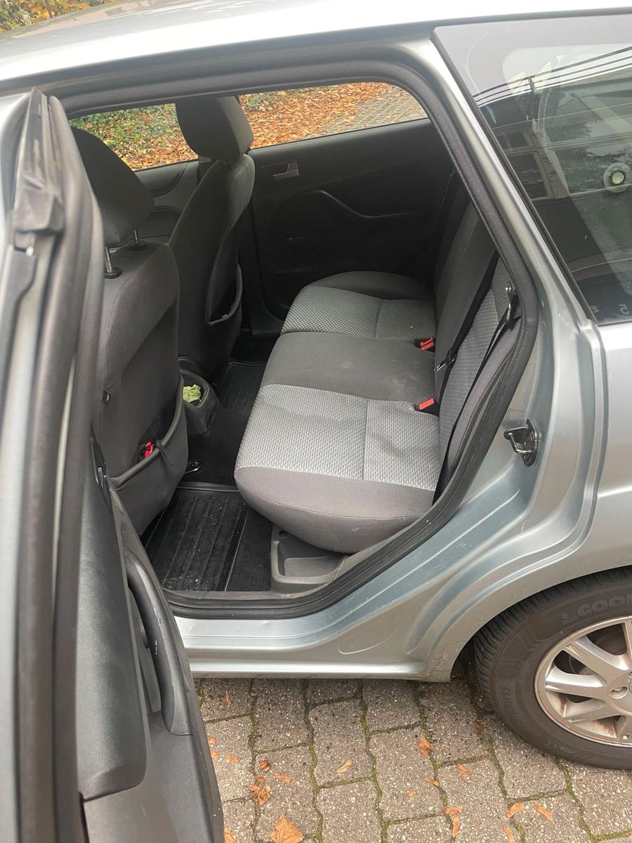 Ford Focus 2005 — photo 11