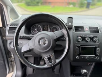 Volkswagen Touran - 11