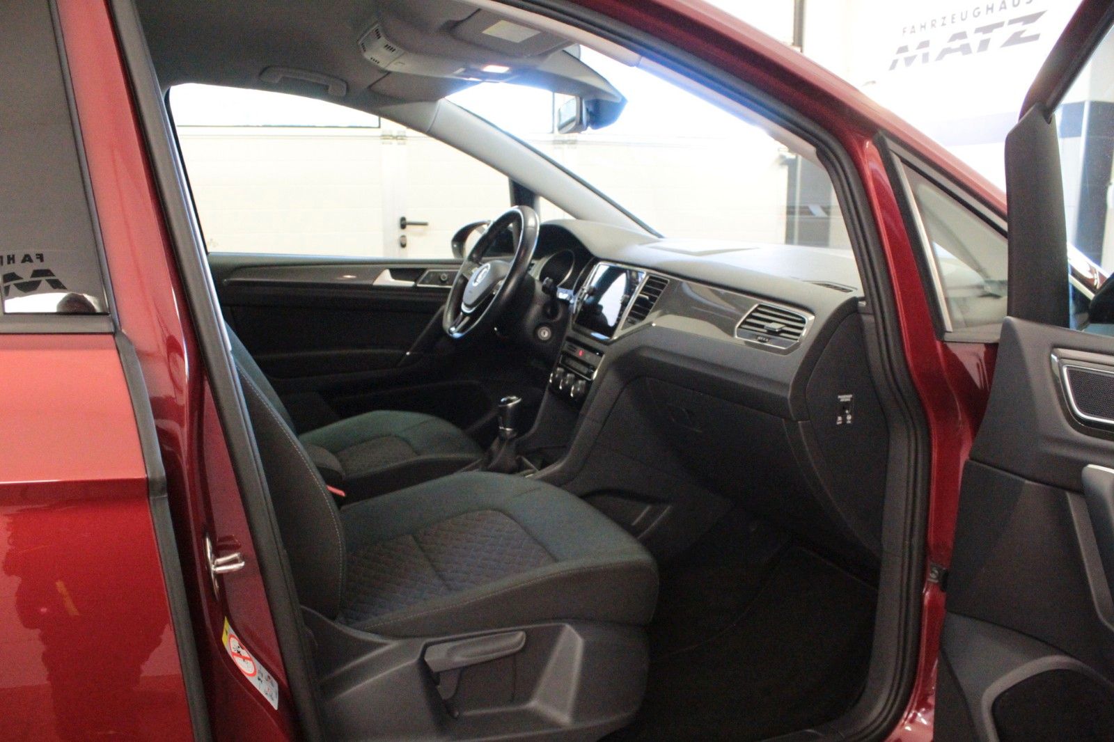 Fahrzeugabbildung Volkswagen Golf Sportsvan 1.0 TSI OPF IQ.DRIVE
