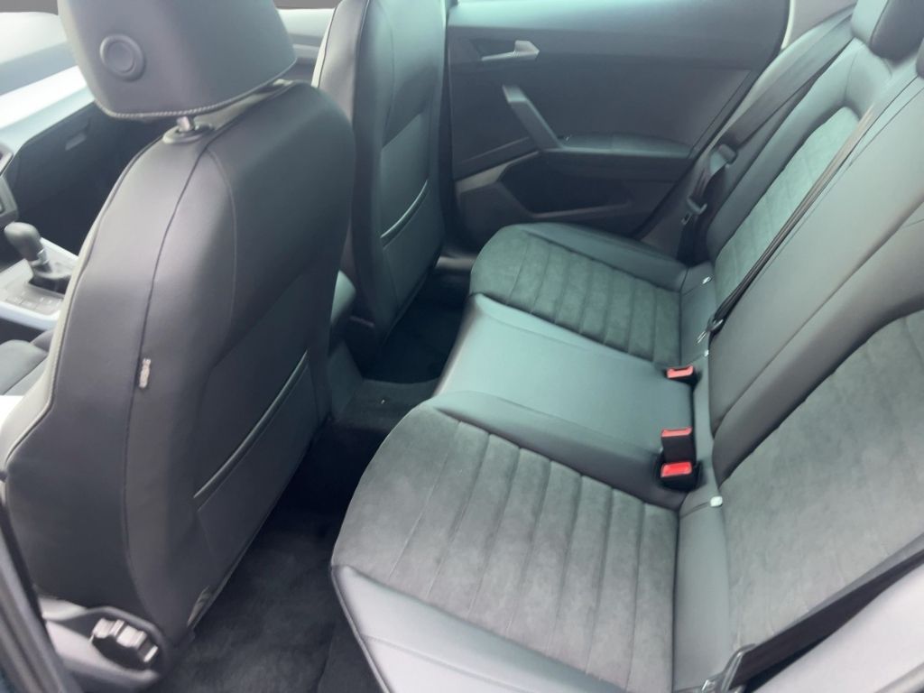 Fahrzeugabbildung SEAT Arona 1.0 TSI ROAD EDITION  NAVI SITZH.