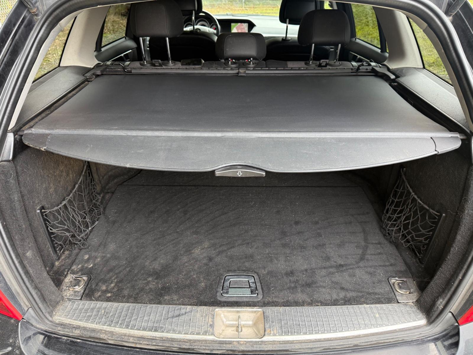 Mercedes-Benz C220 2013 — photo 14