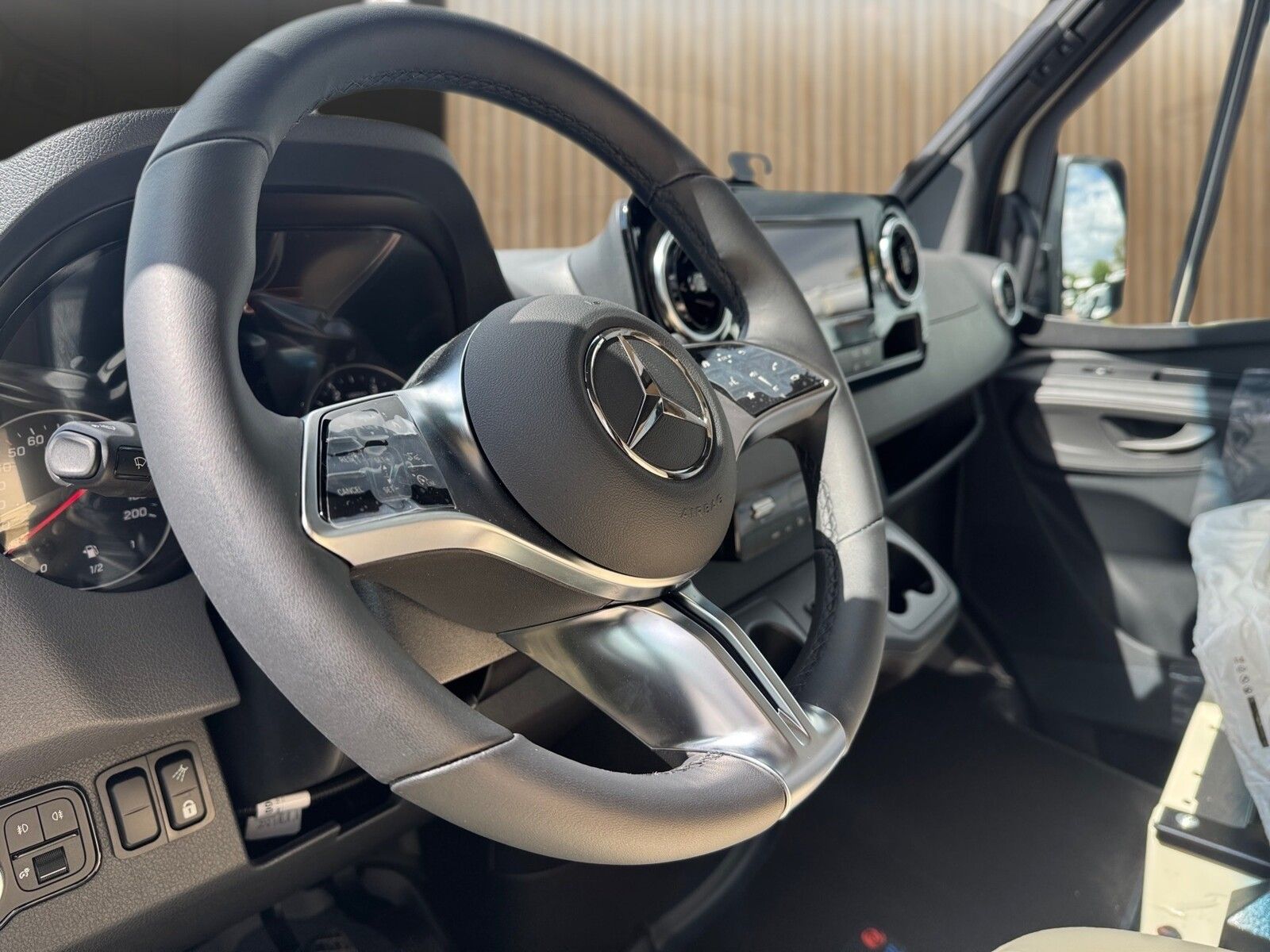Fahrzeugabbildung Eura Mobil Xtura XT 686 EF Solar,Navi,Markise,Dieselheizung