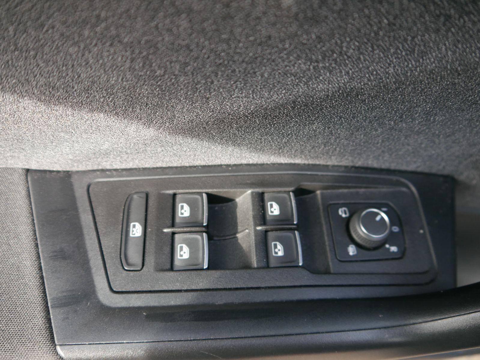 Volkswagen T-Roc 1.0 TSI Move*NAVI*PDC*LED*KLIMA*SHZ*SMARTL, миниатюра 11