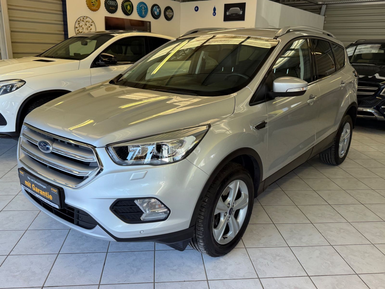 Ford Kuga Titanium 2.0 TDI 4x4 Autom Navi Xenon AHK imagem 2