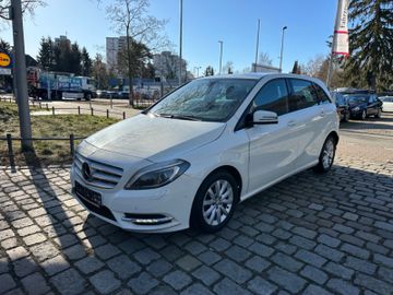 Fahrzeugabbildung Mercedes-Benz B 180 CDI SportsTourer*Tempomat*Navi*Bi-Xenon*