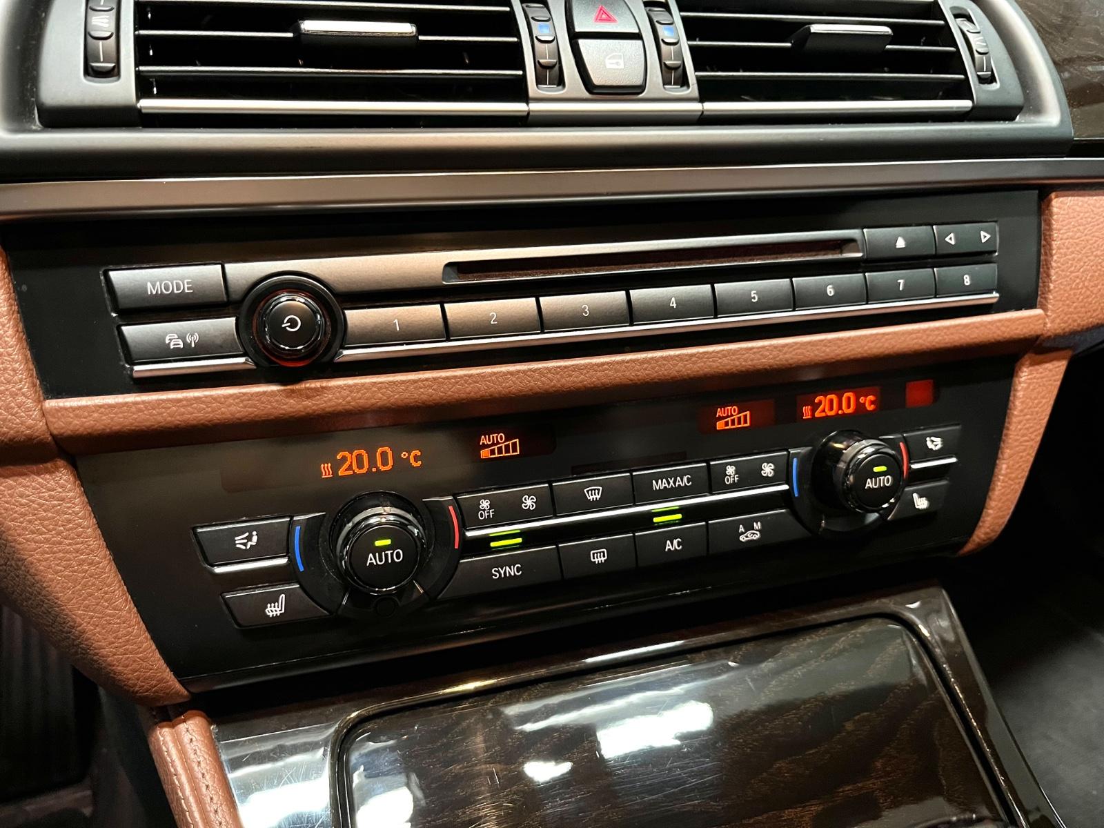 BMW 530d Touring xDrive M-Paket Panorama|Kamera|HUD