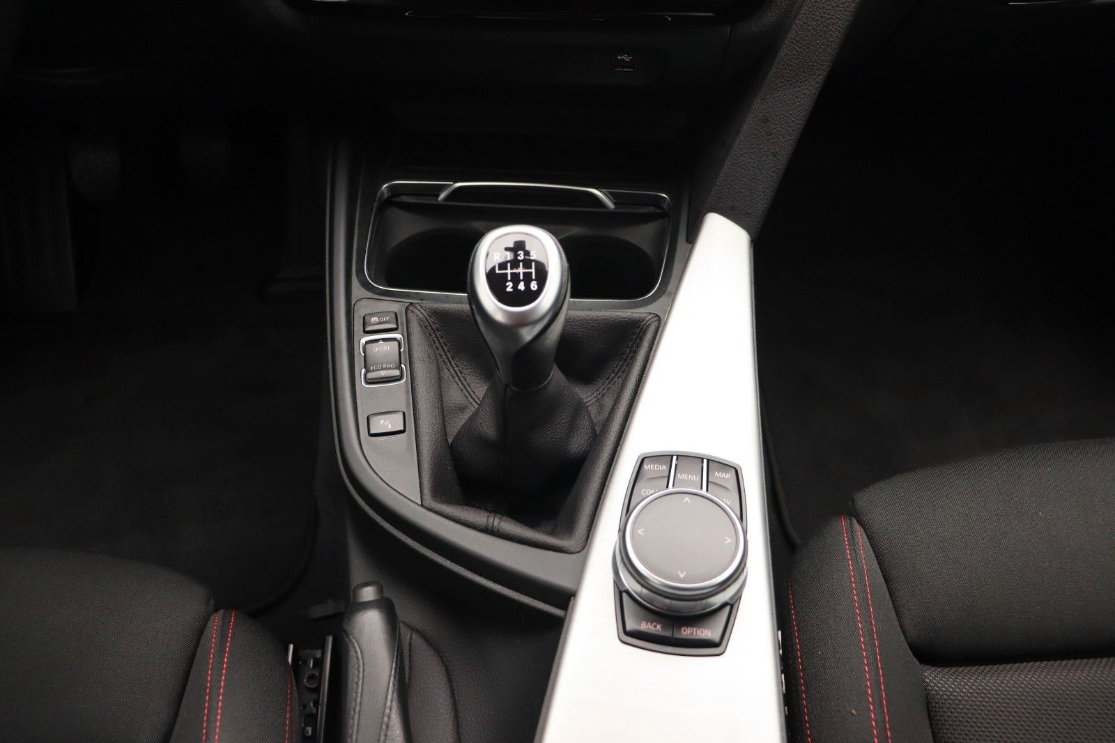 Fahrzeugabbildung BMW 320d Sport-Line