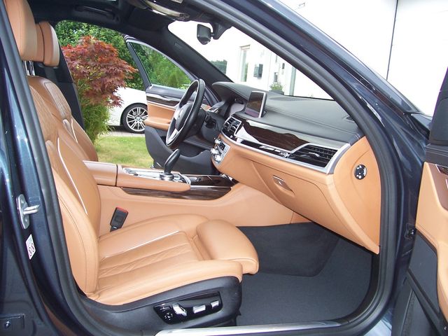 BMW 740d xDrive Integral/Head/ACC/EGSD/360°/Laser/19