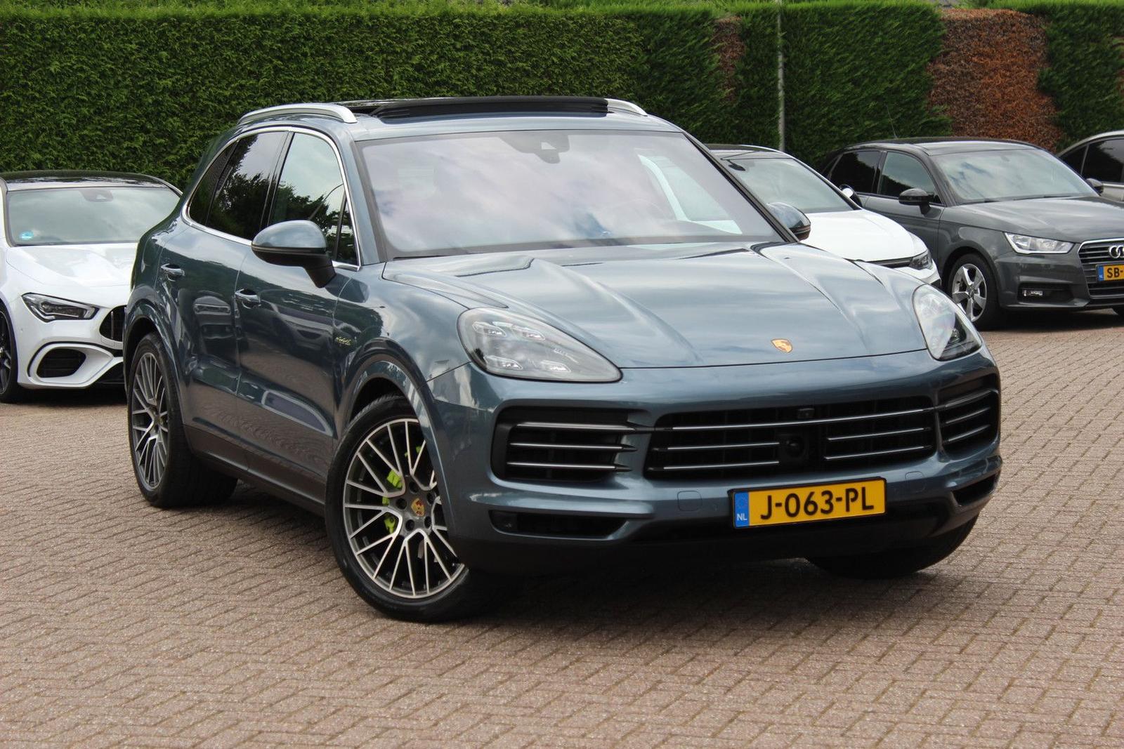 Porsche Cayenne 3.0 E-Hybrid / Trekhaak / Panoramadak /