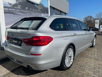 Fahrzeugabbildung BMW 520 d Touring Sport Line Aut. AHK ACC HUD uvm.