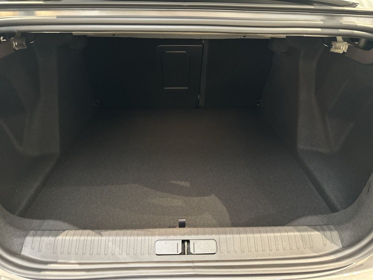 Fahrzeugabbildung Citroën C4 X Hybrid 145 Doppelkupplung 6-Gang MAX