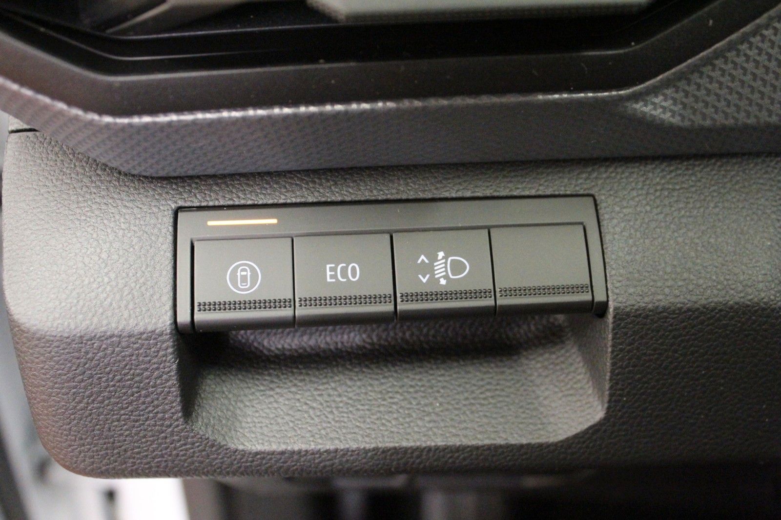 Fahrzeugabbildung Dacia Duster mild hybrid 140 Journey *Winterp.*MY 26