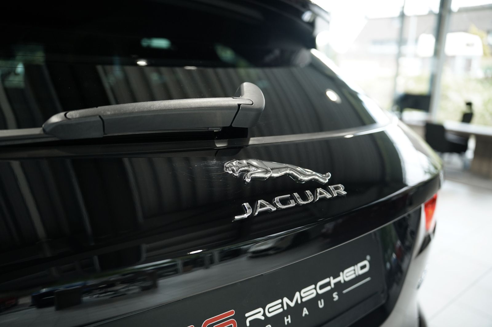 Jaguar F Pace