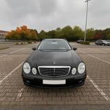 Mercedes-Benz E 240 - schwarze Mercedes-Benz E 240