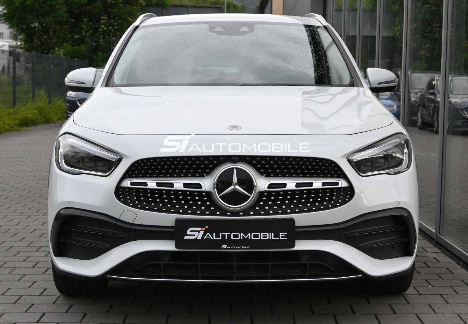 Fahrzeugabbildung Mercedes-Benz GLA 250 DCT AMG Line °DISTRONIC°HUD°STANDHEIZUNG