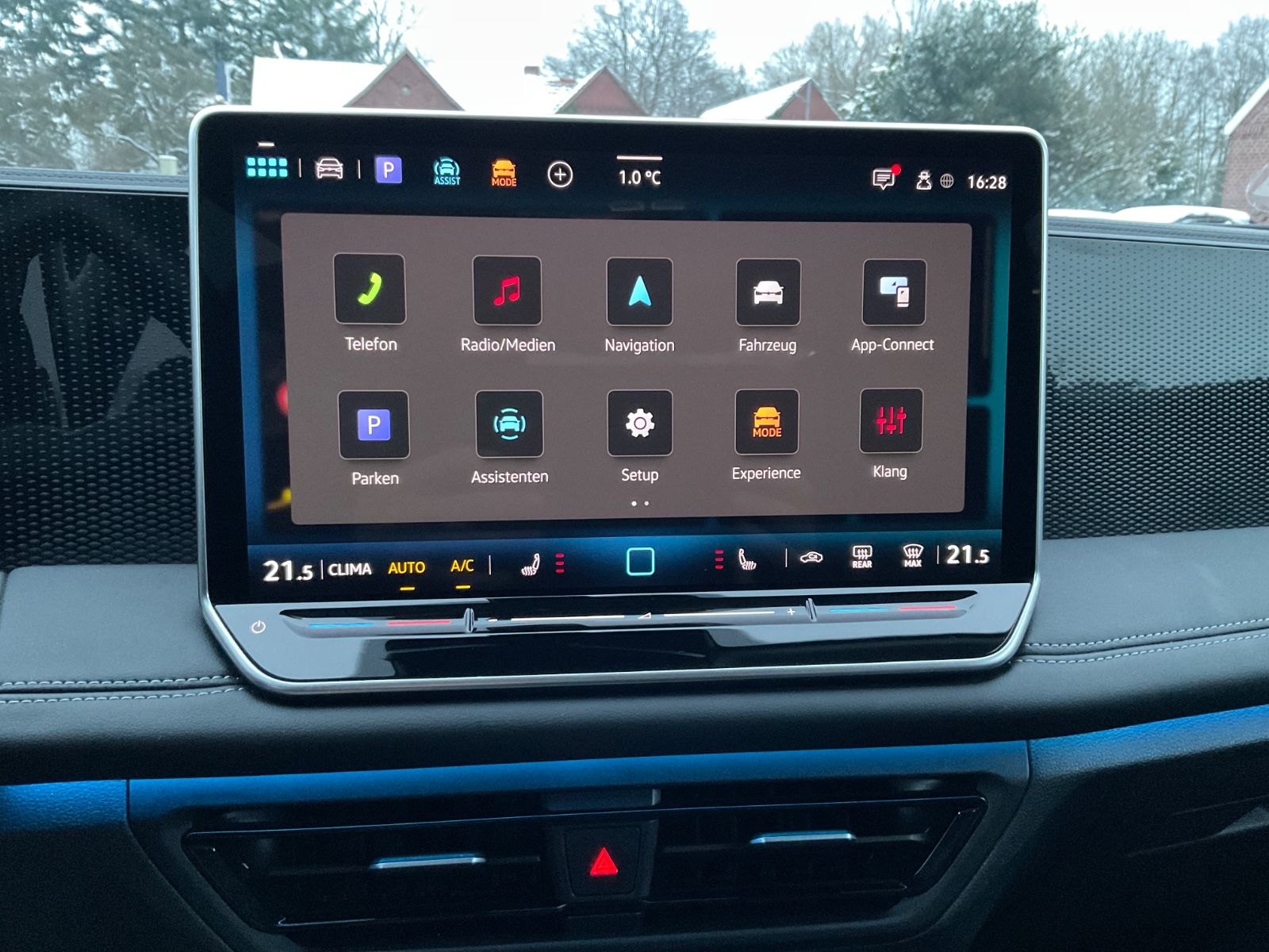 Fahrzeugabbildung Volkswagen Tiguan 1.5 eTSI DSG Life,Kamera,ACC,LED