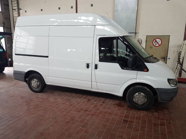 Ford Transit Juli 2023 neu lackiert