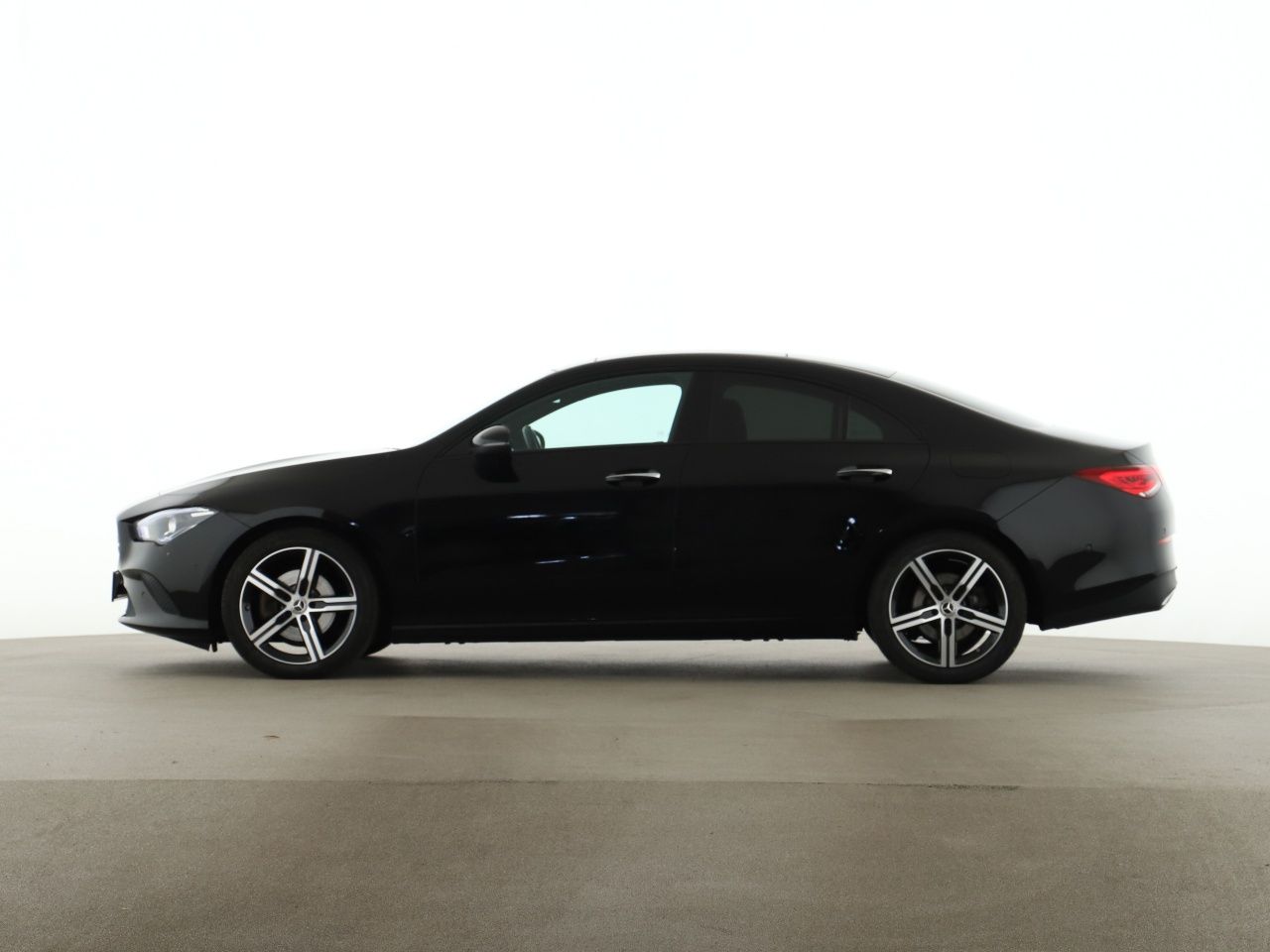 Mercedes-Benz CLA 200 d Night Progressive Pano Burmester LED foto 4
