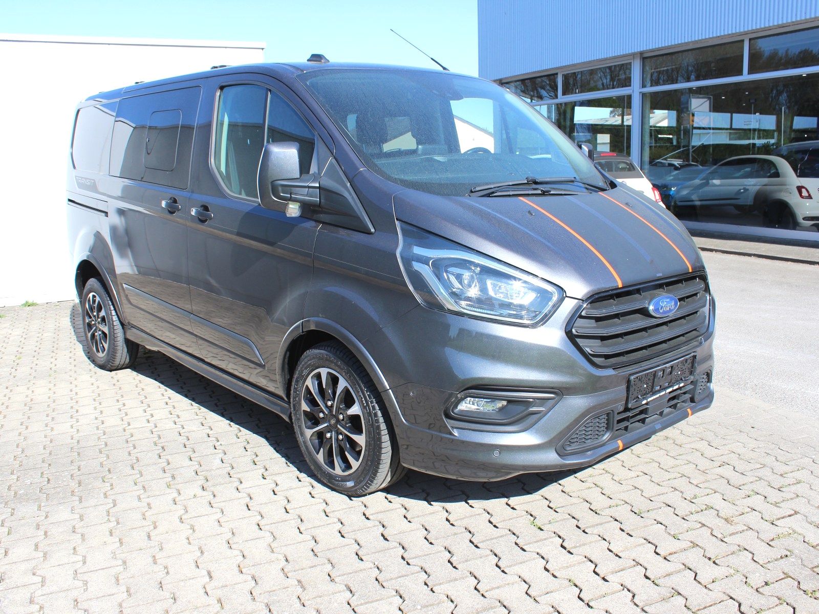 Fahrzeugabbildung Ford Transit Custom 320 L1 Sport 2,0 TDCi