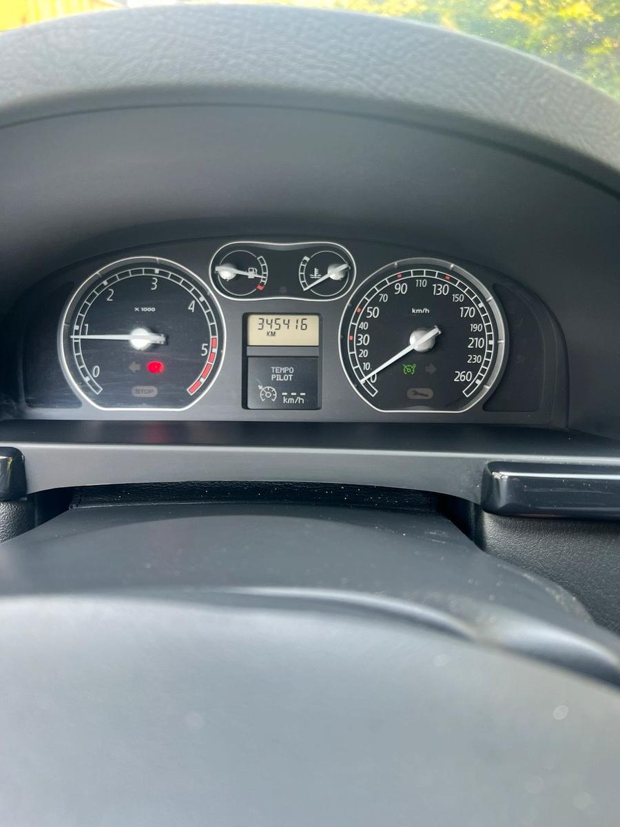 Renault Laguna 2006 — engine 135 HP (99kW)